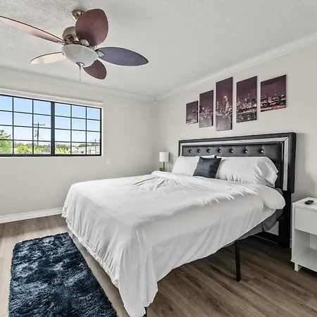 4 Bedroom Family Oasis - 5 Mins To Seaworld - River Walk - Sleeps 12 - 2 King Suites San Antonio Exterior photo