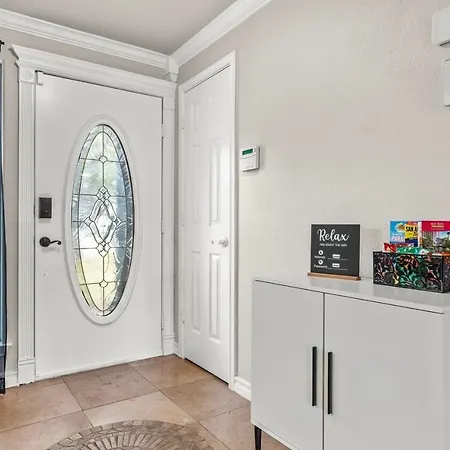 4 Bedroom Family Oasis - 5 Mins To Seaworld - River Walk - Sleeps 12 - 2 King Suites San Antonio Exterior photo