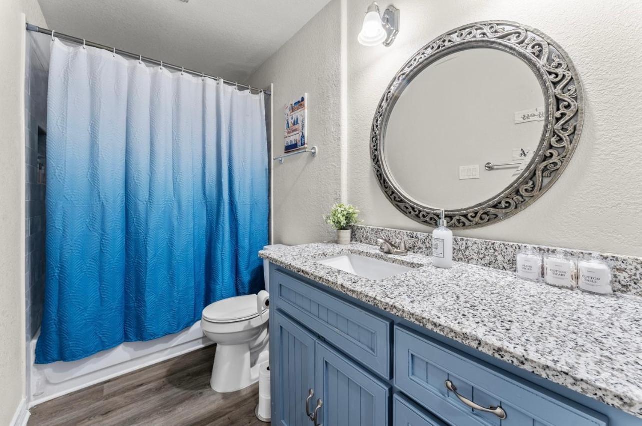 4 Bedroom Family Oasis - 5 Mins To Seaworld - River Walk - Sleeps 12 - 2 King San Antonio