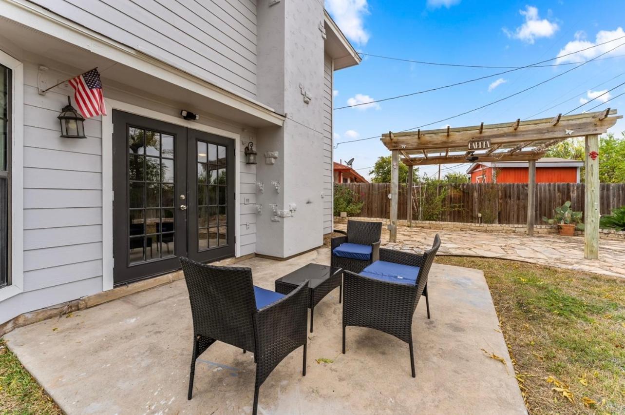 4 Bedroom Family Oasis - 5 Mins To Seaworld - River Walk - Sleeps 12 - 2 King San Antonio
